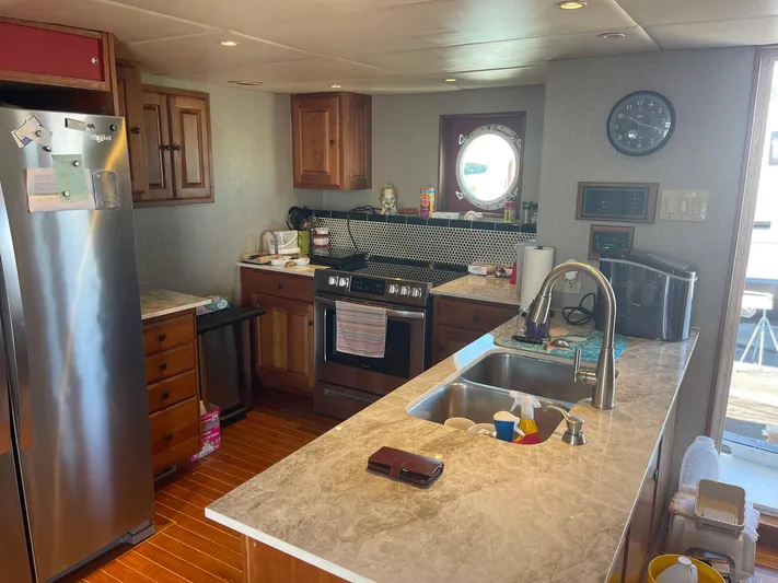 Indigo Yacht Photos Pics 