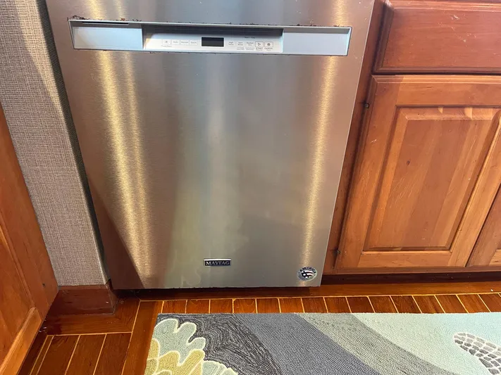 Indigo Yacht Photos Pics 