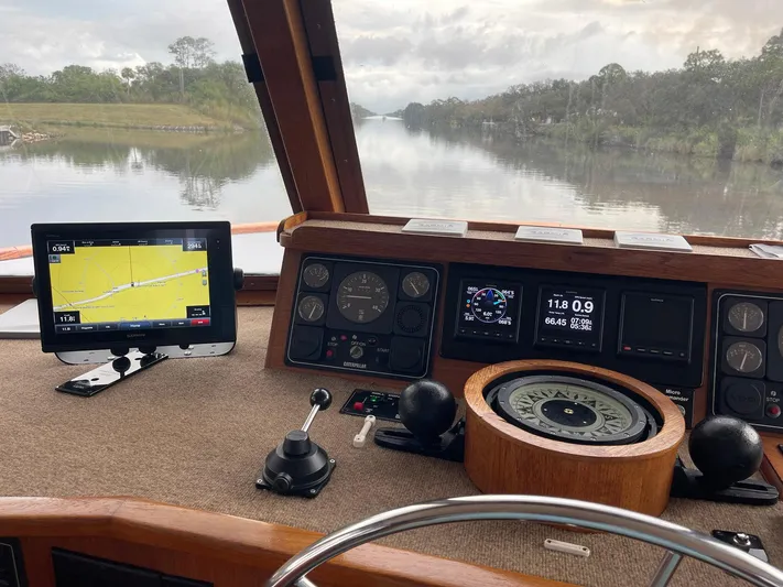 Indigo Yacht Photos Pics 