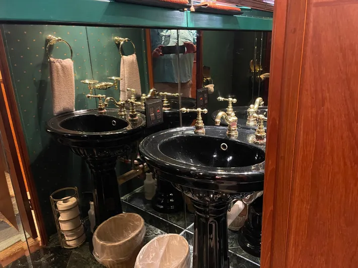 Indigo Yacht Photos Pics 