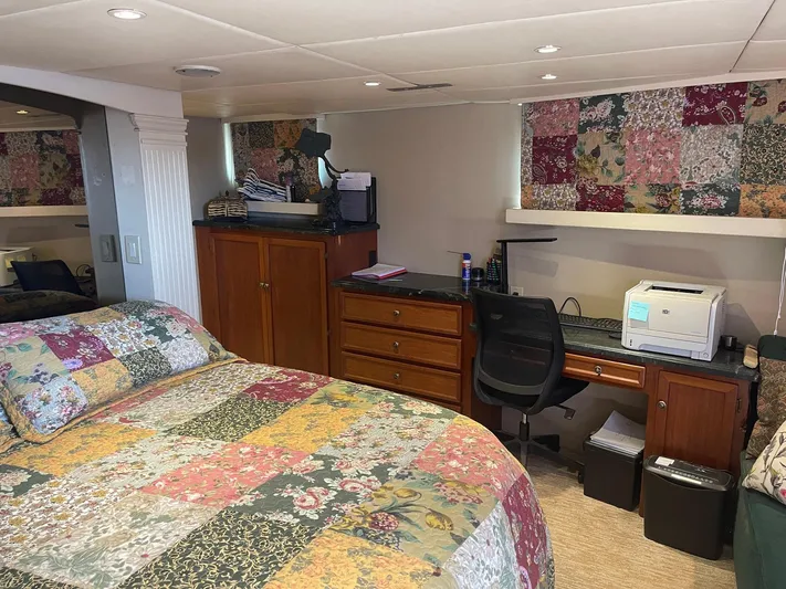 Indigo Yacht Photos Pics 