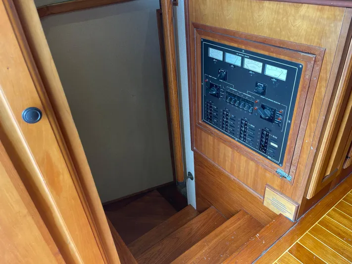 Indigo Yacht Photos Pics 