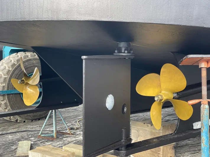 Indigo Yacht Photos Pics 