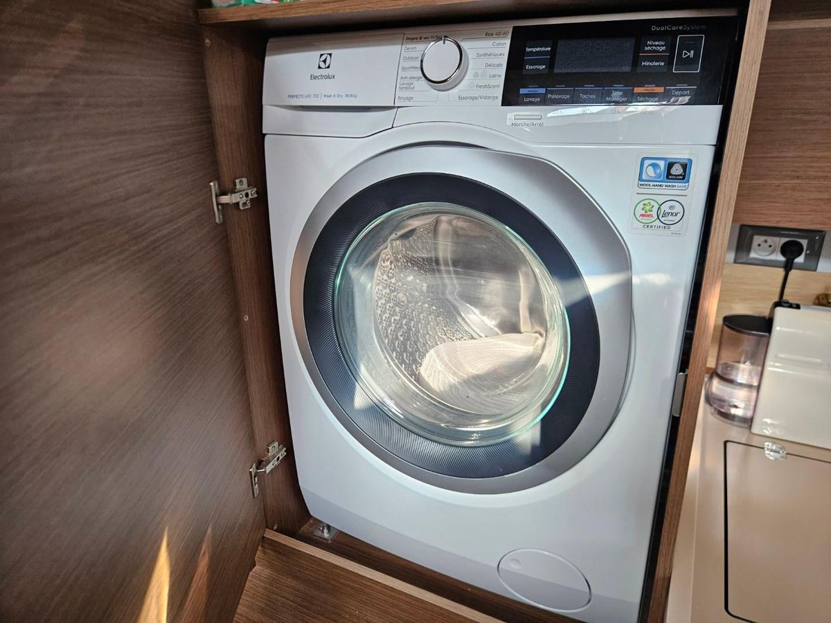 2023 Beneteau 52 