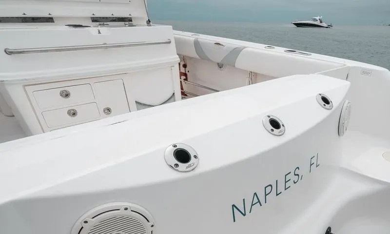  Yacht Photos Pics 2014 Boston Whaler 320 Outrage - Image 9