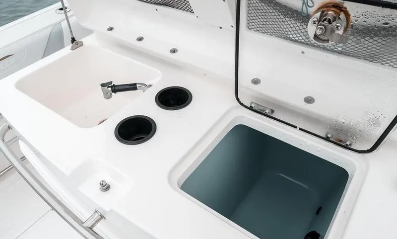  Yacht Photos Pics 2014 Boston Whaler 320 Outrage - Image 16