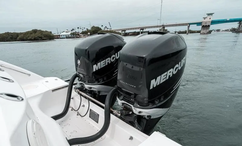  Yacht Photos Pics 2014 Boston Whaler 320 Outrage - Image 8