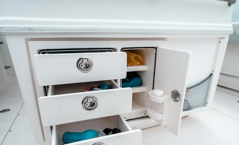  Yacht Photos Pics 2014 Boston Whaler 320 Outrage - Image 17