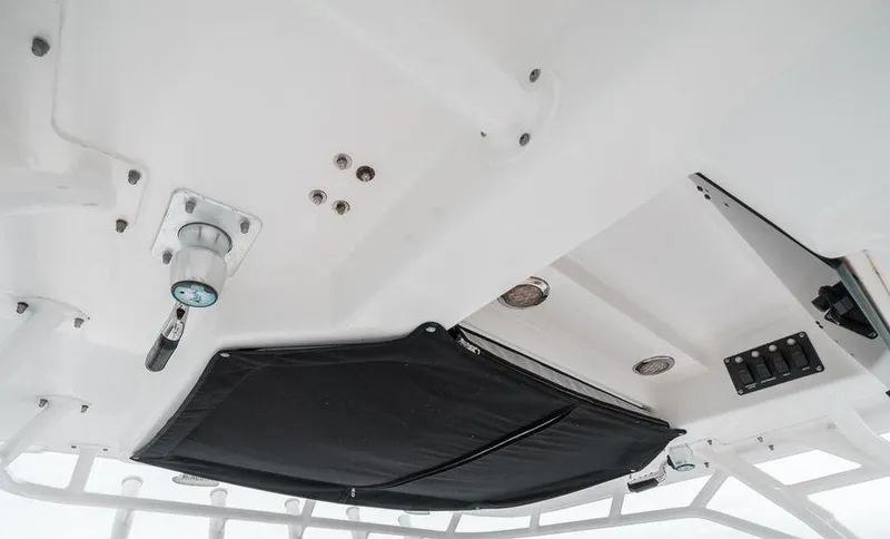  Yacht Photos Pics 2014 Boston Whaler 320 Outrage - Image 18