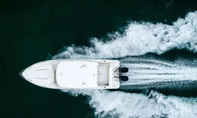  Yacht Photos Pics 2014 Boston Whaler 320 Outrage - Image 5