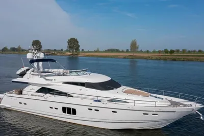 2010 Fairline Squadron 78