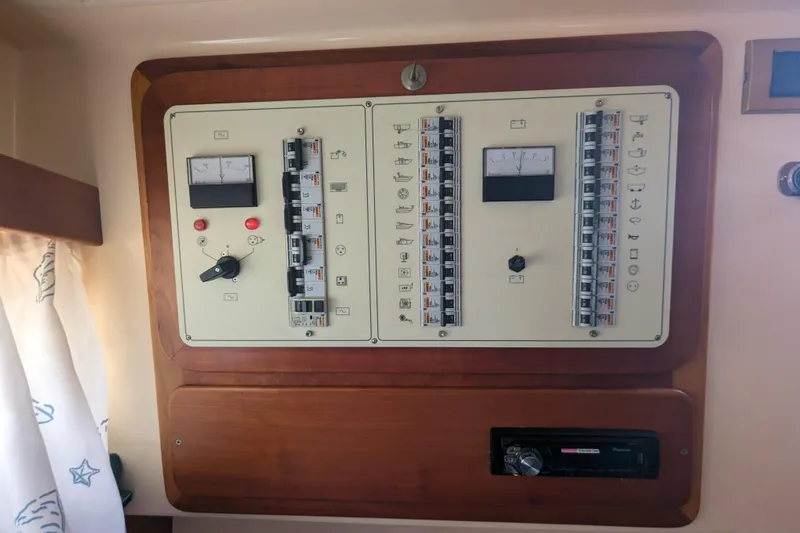  Yacht Photos Pics Electrical control panel on a 2001 Apreamare Smeraldo 9 boat.