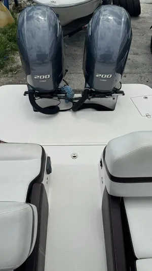  Yacht Photos Pics 2017 Regal 29 OBX boat with twin 200 horsepower outboard engines.