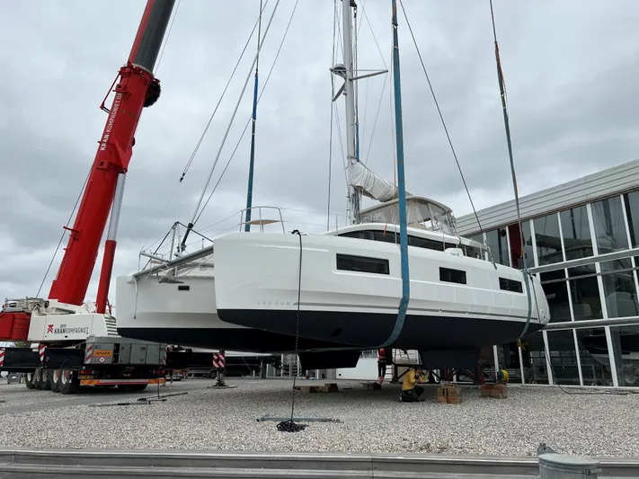 Vela Yacht Photos Pics 