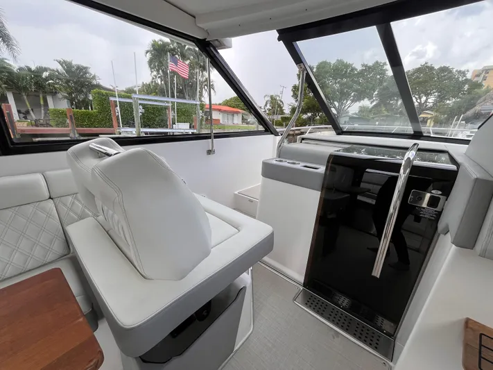  Yacht Photos Pics 2022 REGAL 36 XO - Image 15