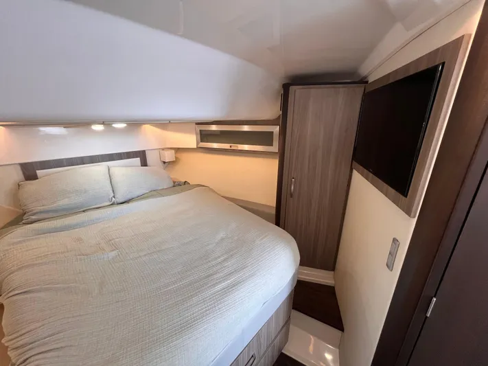  Yacht Photos Pics 2022 REGAL 36 XO - Image 23