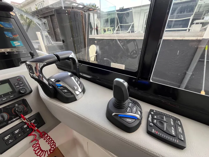  Yacht Photos Pics 2022 REGAL 36 XO - Image 14