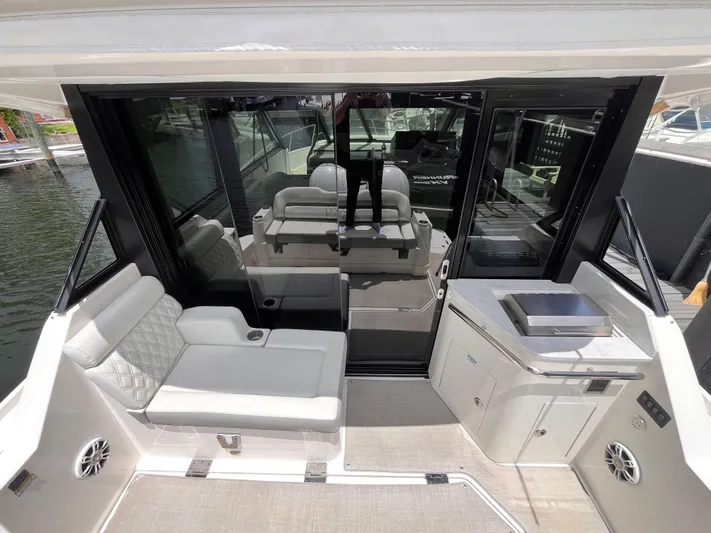  Yacht Photos Pics 2022 REGAL 36 XO - Image 7