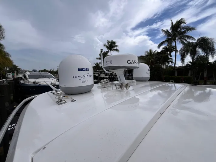  Yacht Photos Pics 2022 REGAL 36 XO - Image 31