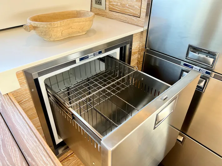 Fido Yacht Photos Pics 