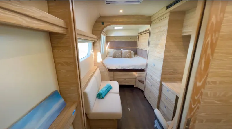 Fido Yacht Photos Pics 