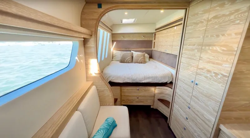 Fido Yacht Photos Pics 