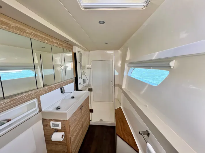 Fido Yacht Photos Pics 