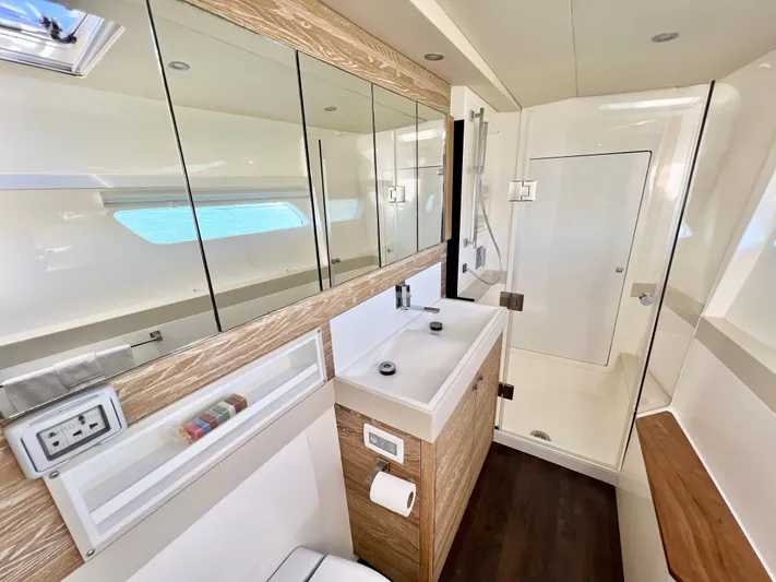 Fido Yacht Photos Pics 