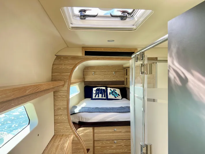 Fido Yacht Photos Pics 