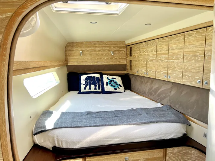 Fido Yacht Photos Pics 