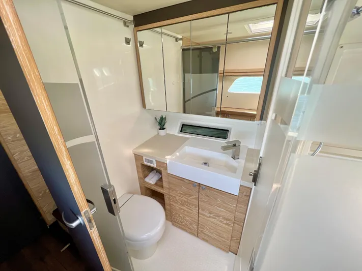 Fido Yacht Photos Pics 