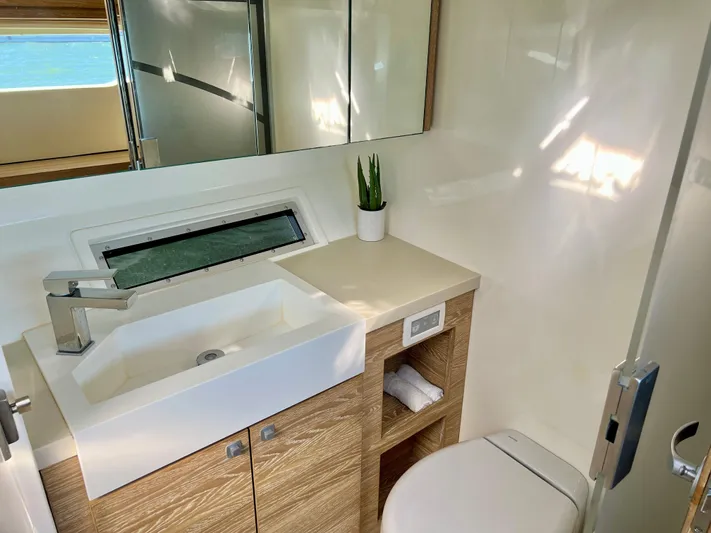 Fido Yacht Photos Pics 