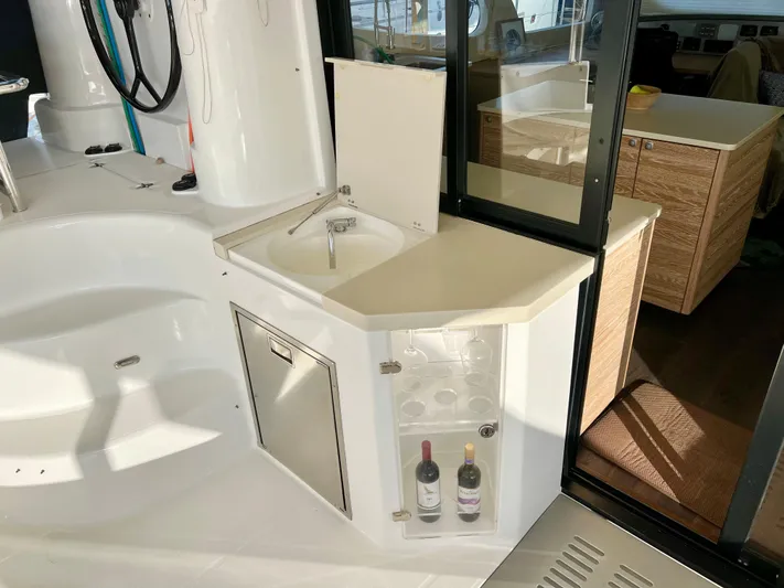 Fido Yacht Photos Pics 