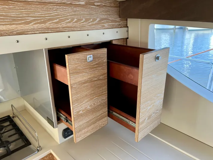 Fido Yacht Photos Pics 