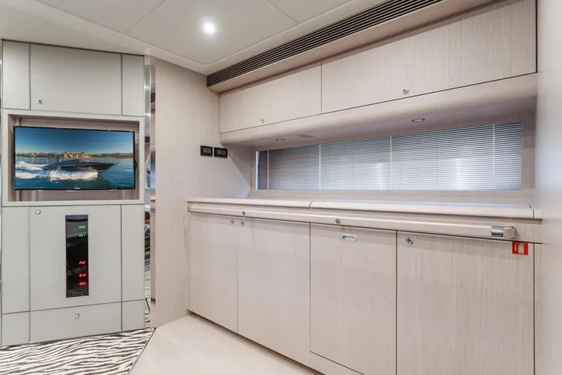 Pergola Yacht Photos Pics GALLEY