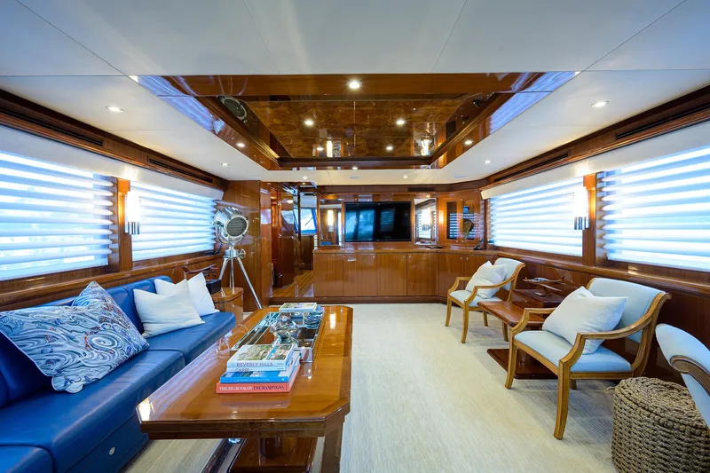 Barnstar Yacht Photos Pics Ocean Alexander 80 BARNSTAR - Salon Looking Forward