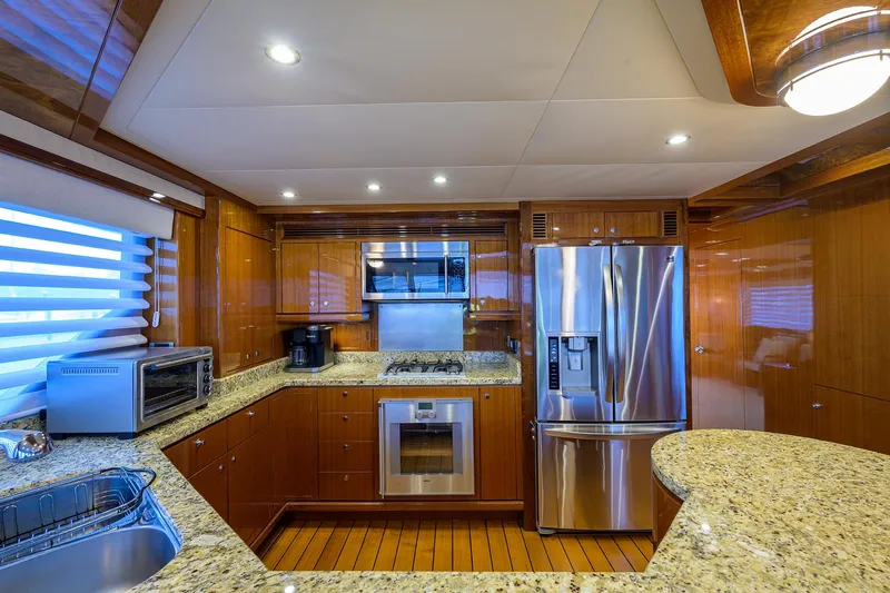 Barnstar Yacht Photos Pics Ocean Alexander 80 BARNSTAR - Galley Appliances