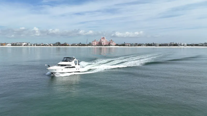 Live Now Yacht Photos Pics 