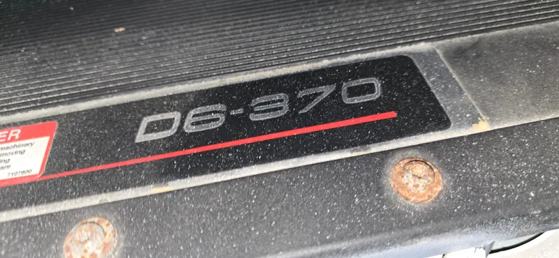 Live Now Yacht Photos Pics Close-up of Carver 44CPMY 2006 engine label, displaying "D6-370" text.