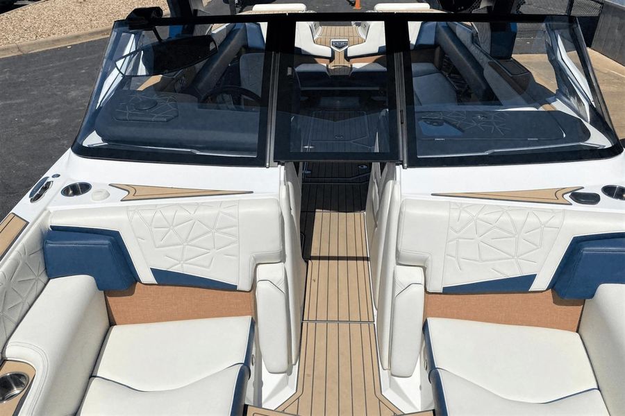 2021 Nautique Paragon