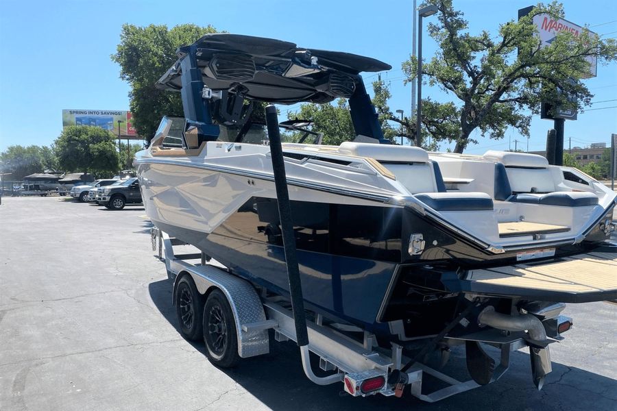 2021 Nautique Paragon
