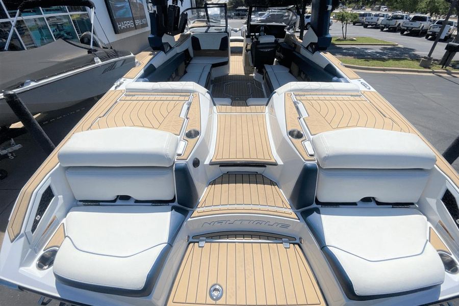 2021 Nautique Paragon