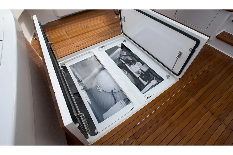 Reely Dude Yacht Photos Pics Manufacturer Provided Image