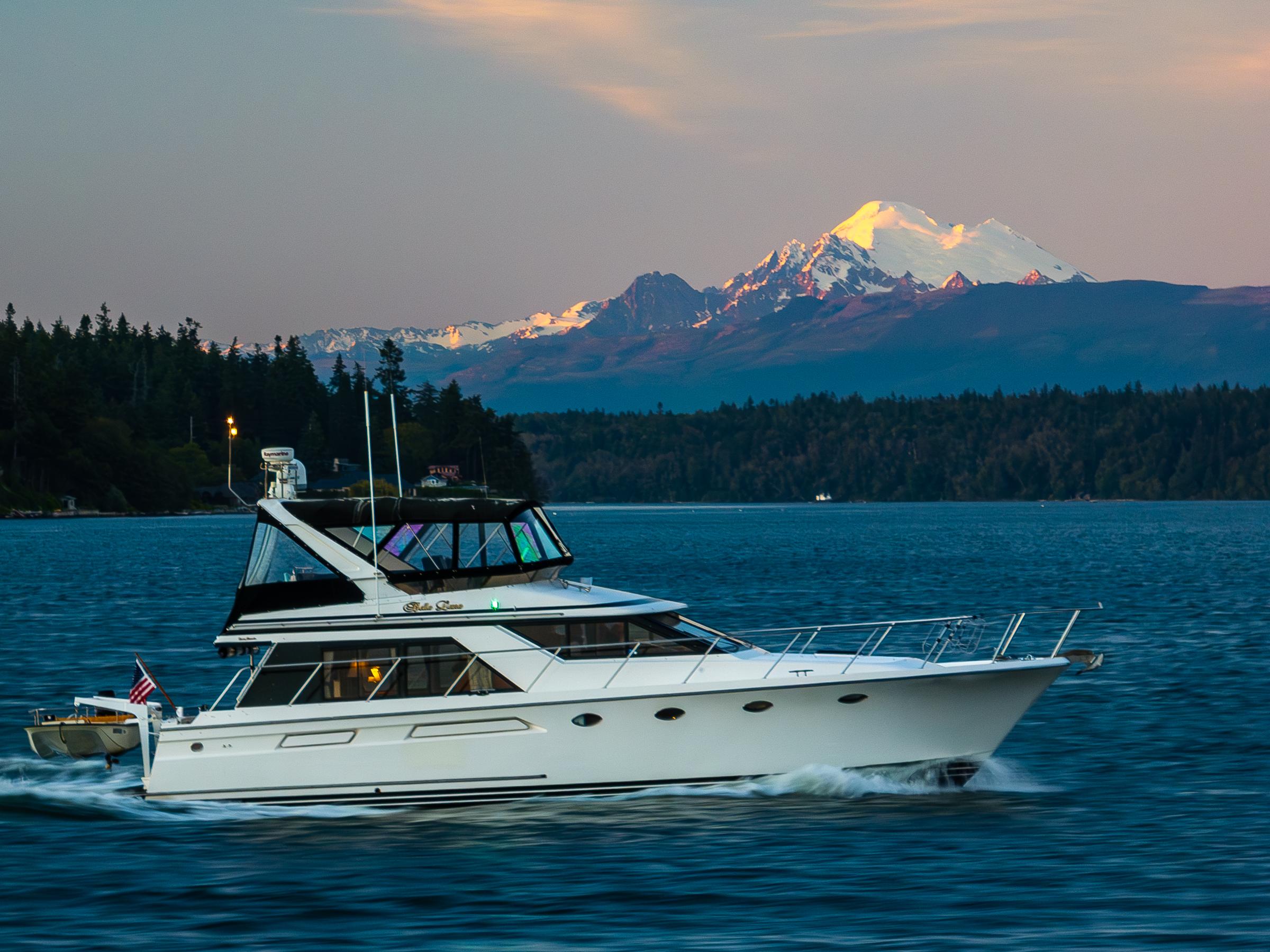 ocean 48 cockpit motor yacht