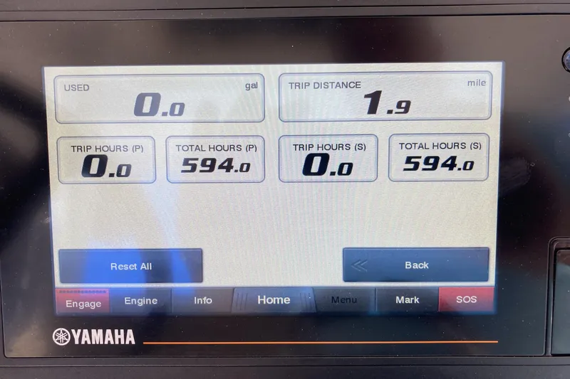 No Jet Lag Yacht Photos Pics Yamaha display showing trip data for 2019 Pursuit S 288 Sport boat.