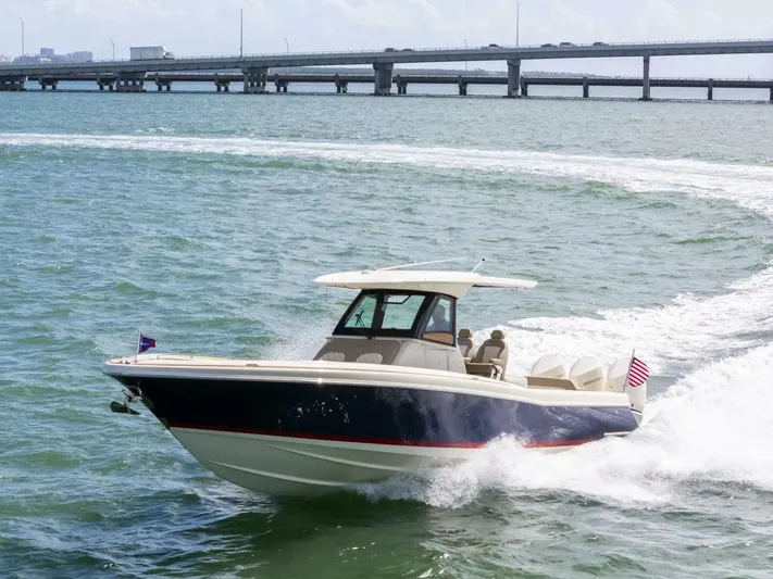  Yacht Photos Pics 2022-Chris-Craft-34-Catalina