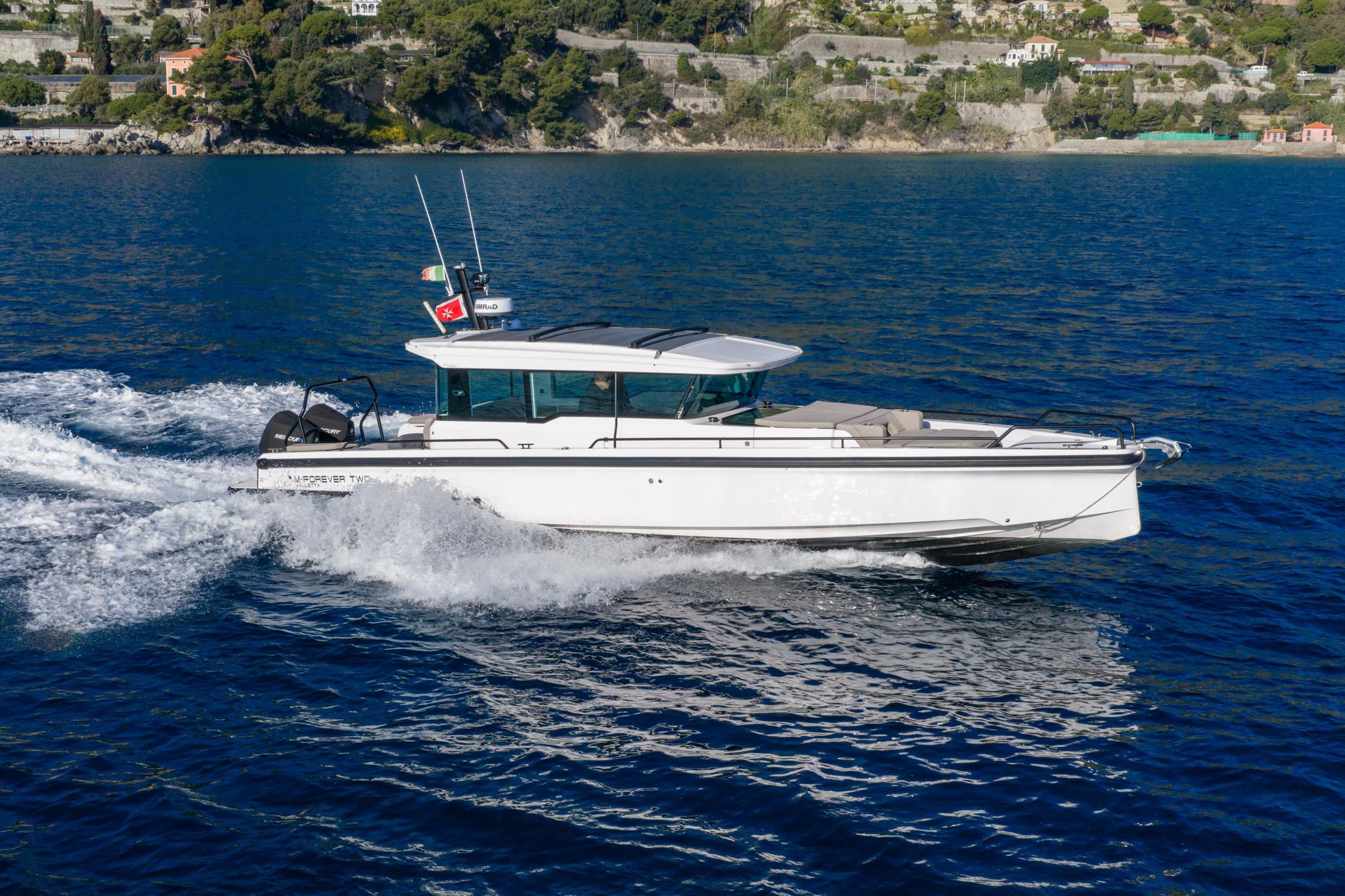 2023 Axopar 37 XC Cross Cabin