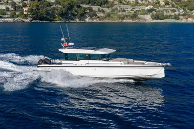 2023 Axopar 37 XC Cross Cabin