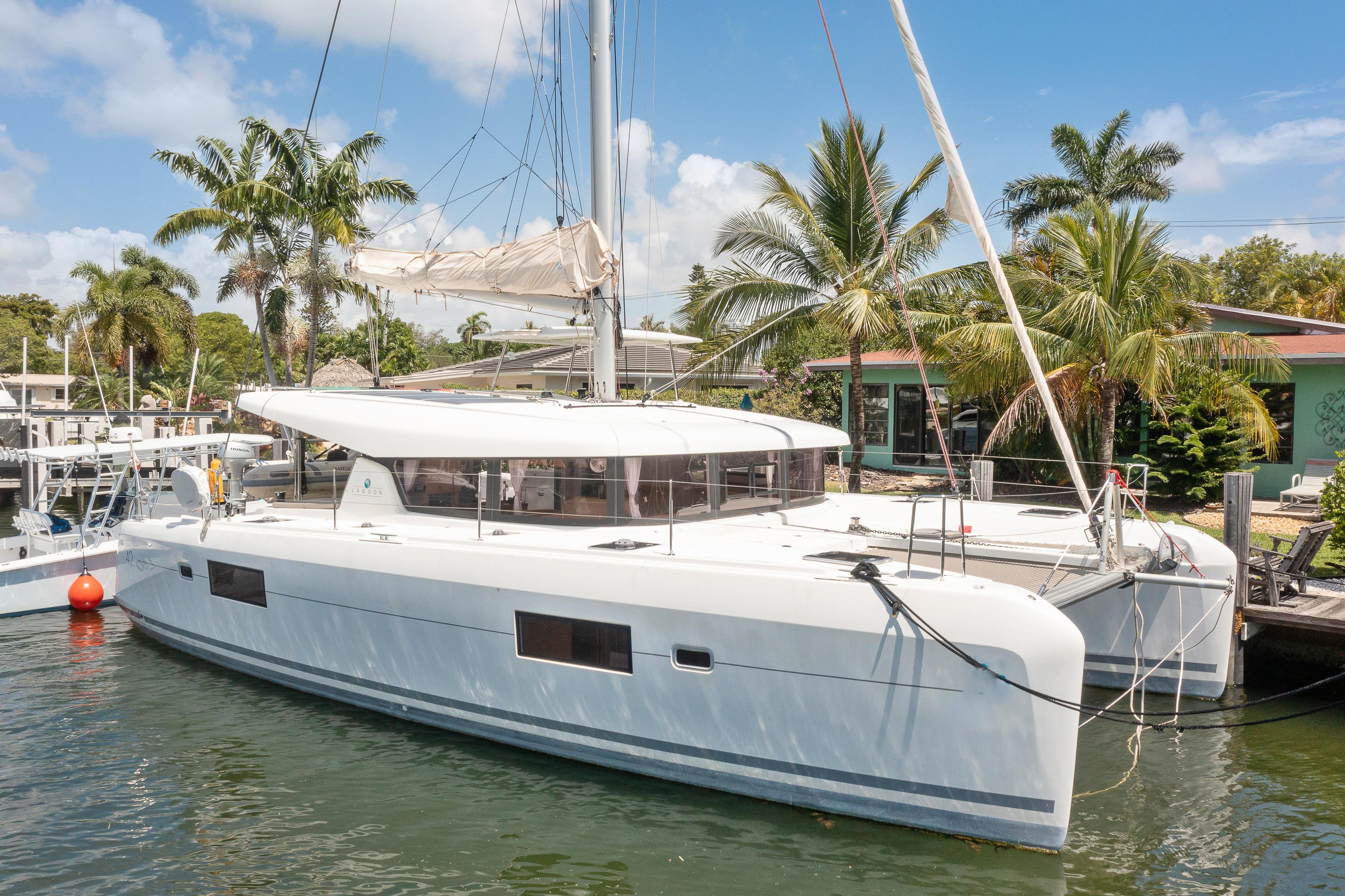 2017 Lagoon 42 Owners Version