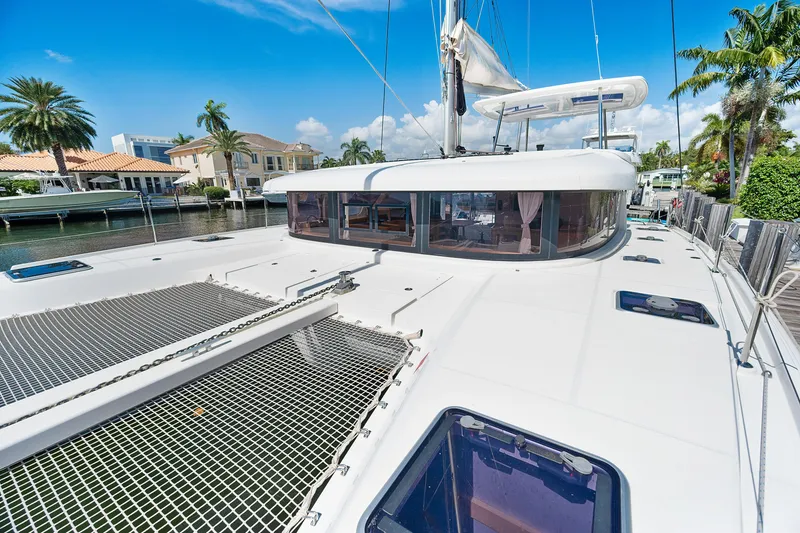 Curvy Mermaid Yacht Photos Pics 